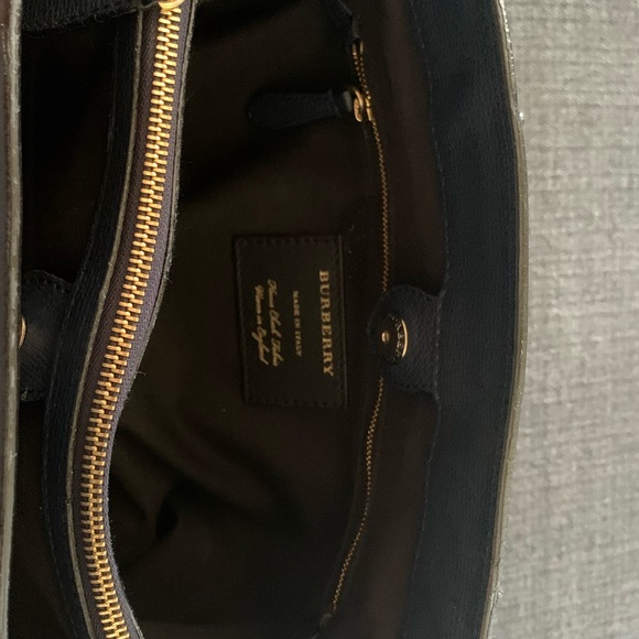 Burberry Navy Blue medium size tote - Picture 4 of 4